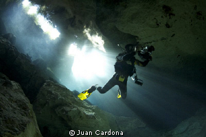 caverns diving by Juan Cardona 